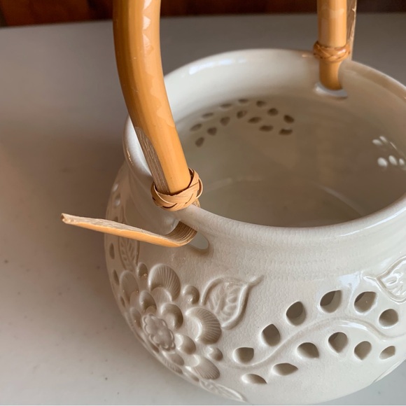 O’Keane Pottery Hand Made Oriental Candle Basket Lamp With Bamboo Handle - Picture 3 of 5